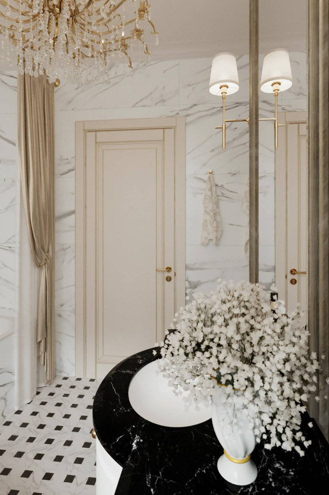 Klassisches Badezimmer in Moskau