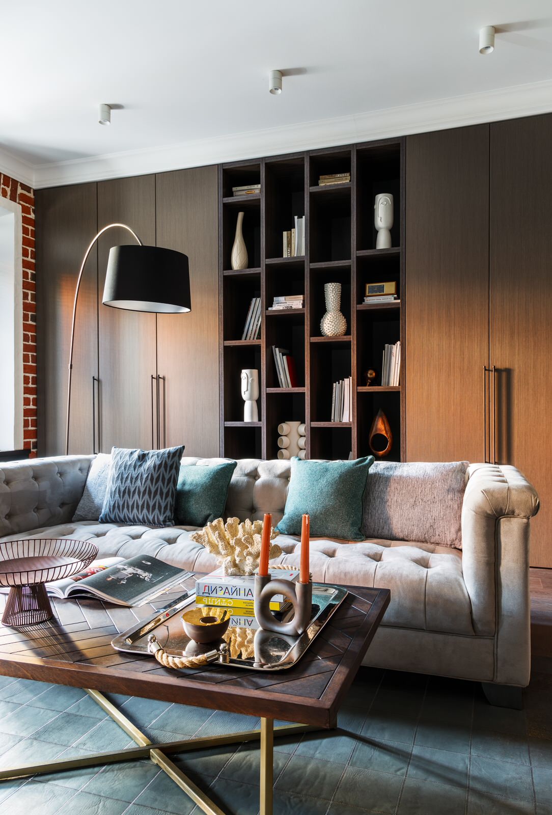 Квартира в старом жилом фонде в центре Москвы.