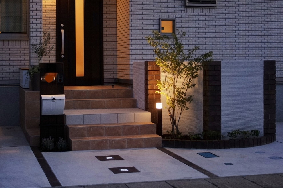 他の地域にあるモダンスタイルのおしゃれな住まいの写真