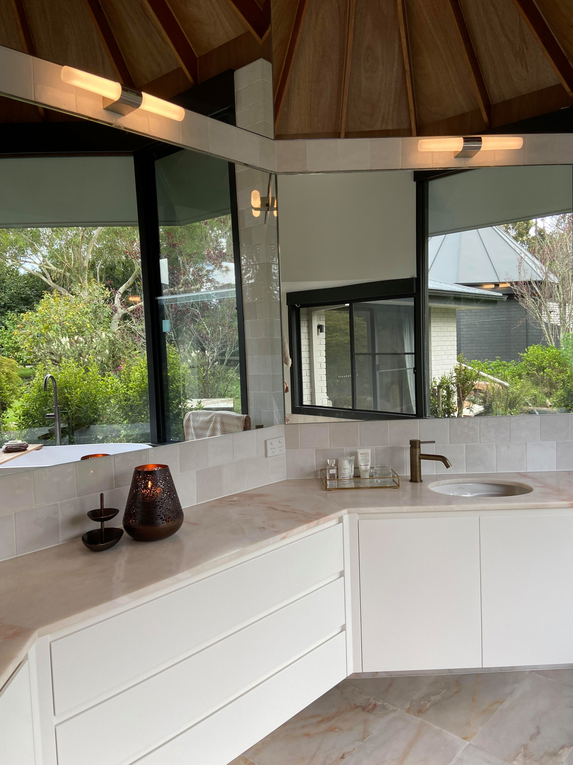 REBUILD OF A GRAND  BATHROOM