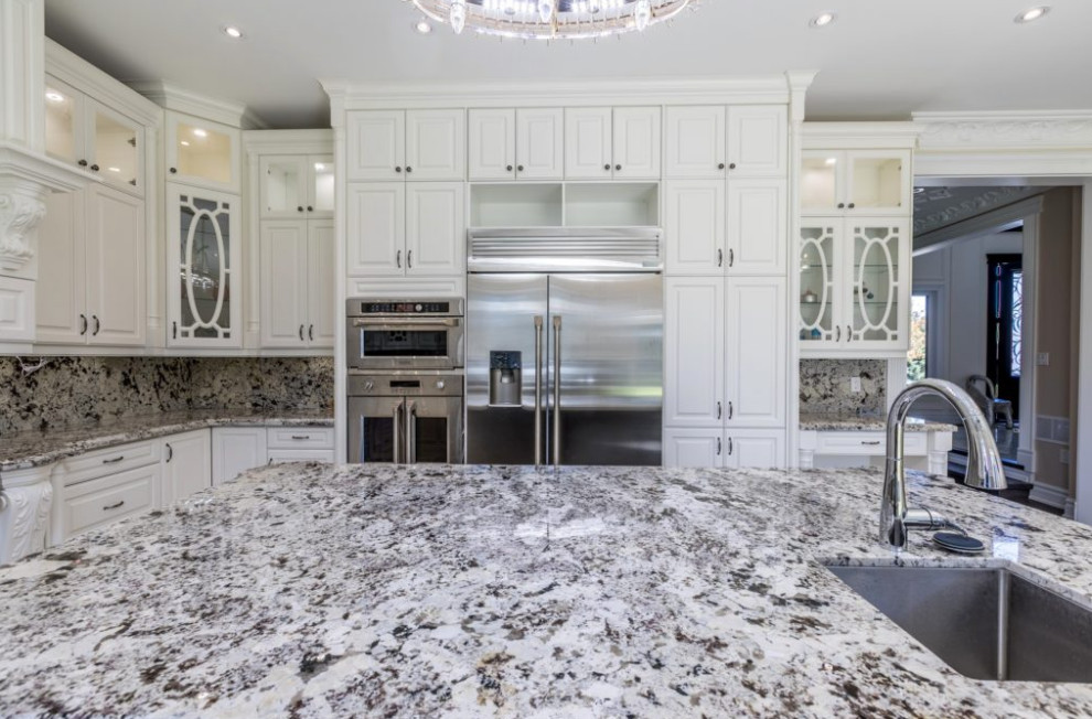 Kitchen - kitchen idea in Toronto