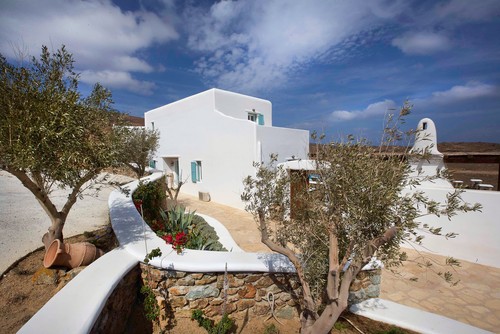 Houzzツアー: ギリシャ、ミコノス島の伝統的キクラデス様式の家と