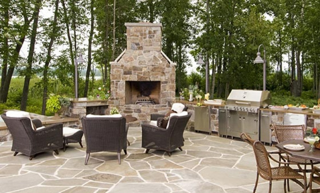 Outdoor Fireplaces & Patios
