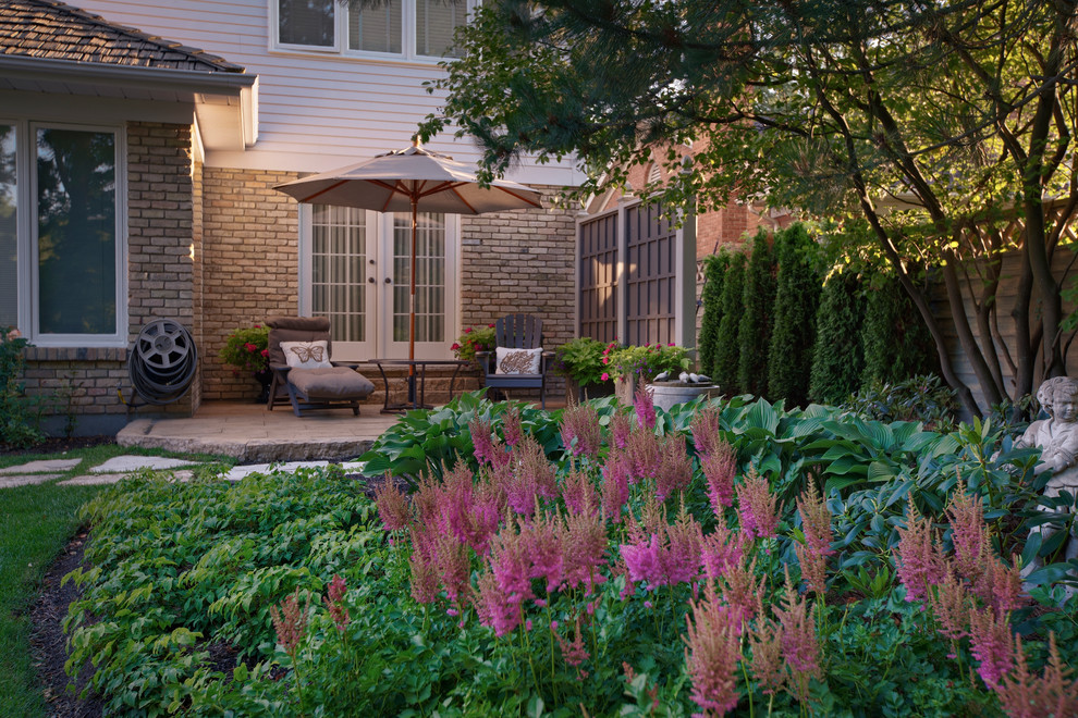 Inspiration for a traditional garden in Toronto.
