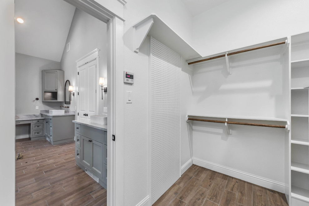 Indian Lakes Farmhouse