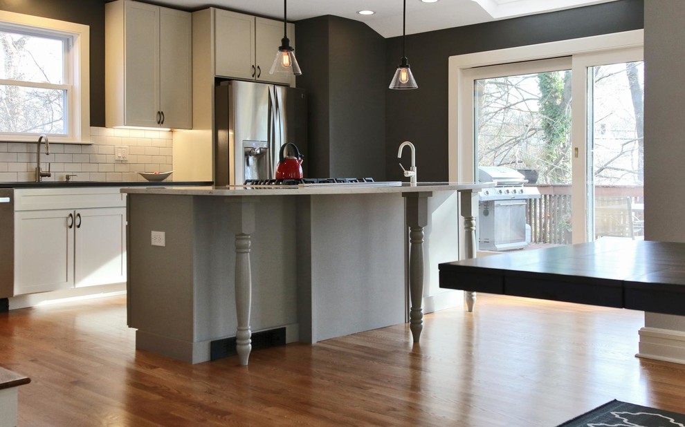 Transitional kitchen photo in New York