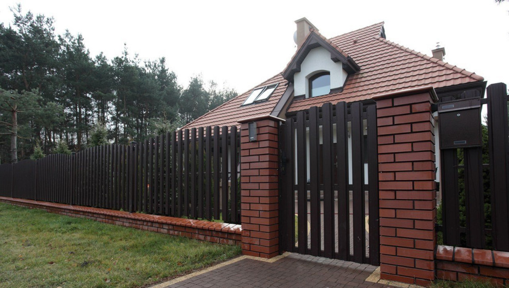 Заборы и ограждения для дачи в СПБ