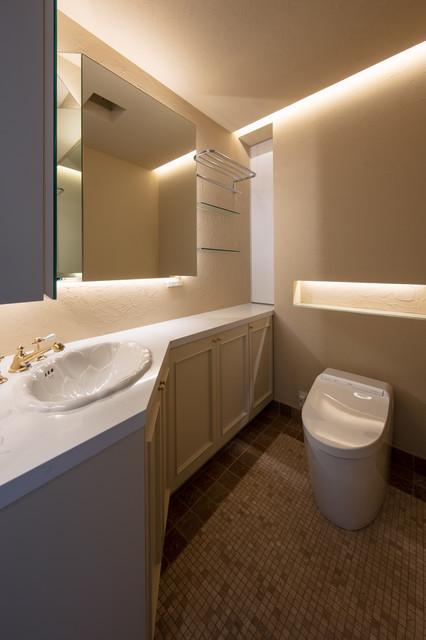 静岡の家 classico-bagno-di-servizio