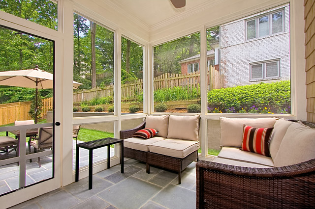 Traditional Porch clasico-porche