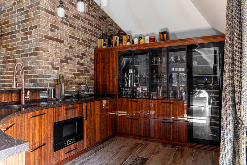 Эксклюзивная угловая кухня 305 RAL WC83