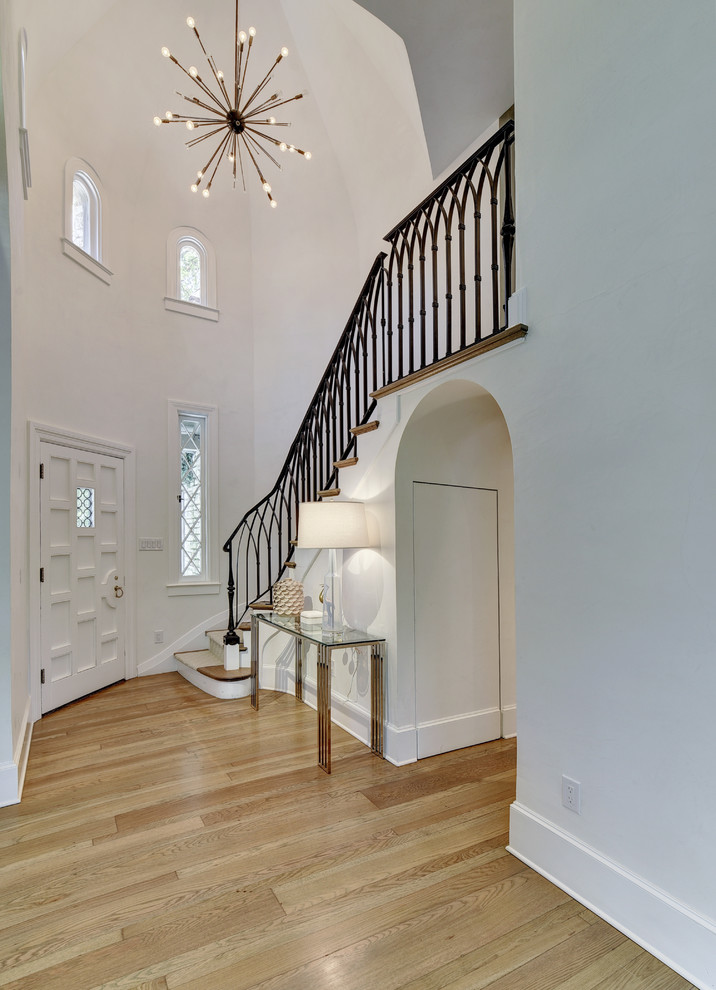 Transitional home design photo in Austin