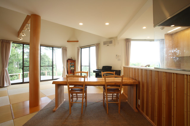 湊の家 giapponese-moderno-sala-da-pranzo