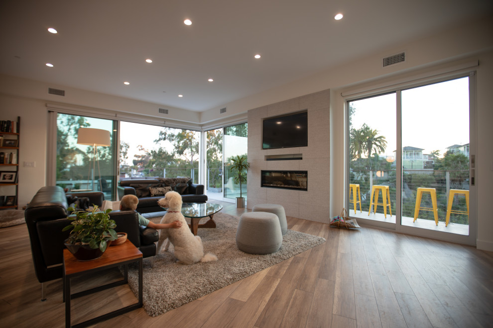 Design ideas for a contemporary living room in Orange County.