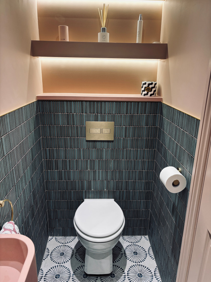 Cloakroom, SW4