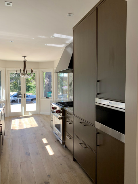 Range Wall transitional-kitchen