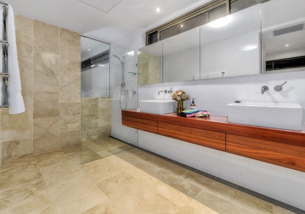 Design ideas for a contemporary bathroom in Brisbane.