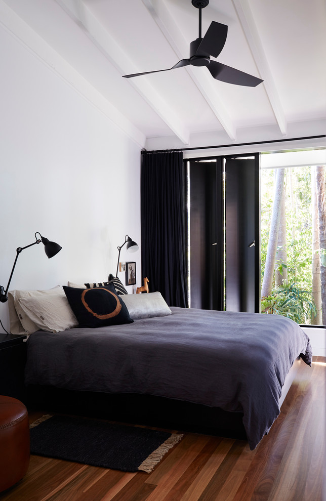 Inspiration for a contemporary bedroom in Brisbane.