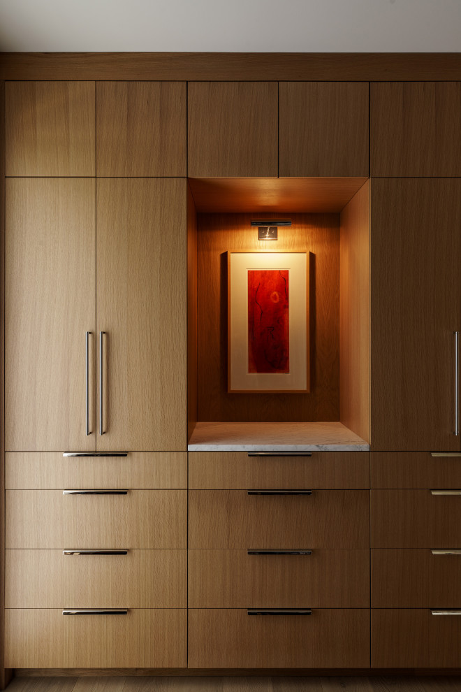 Trendy closet photo in Kansas City