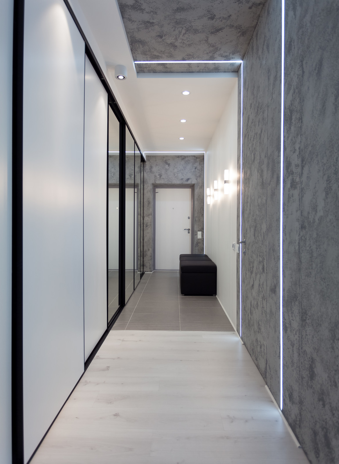 Современная квартира в черно-белых тонах