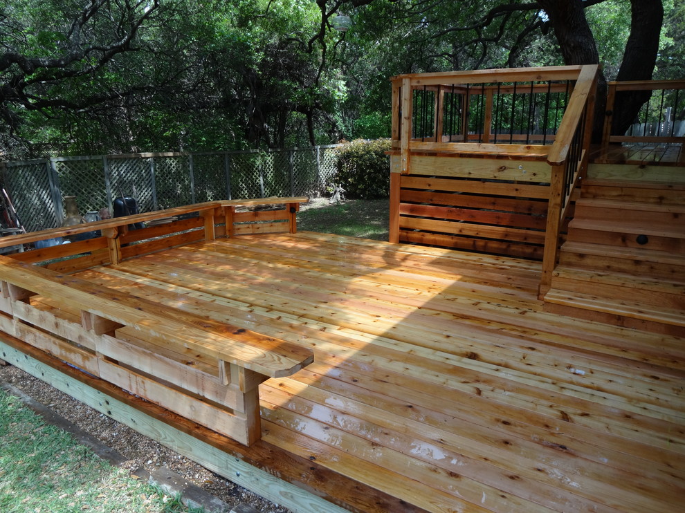 Deck - traditional deck idea in Austin