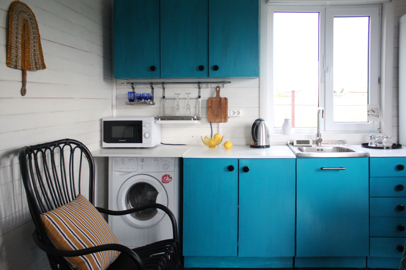 Интерьер летнего дома в Подмосковье со средиземноморским настроением