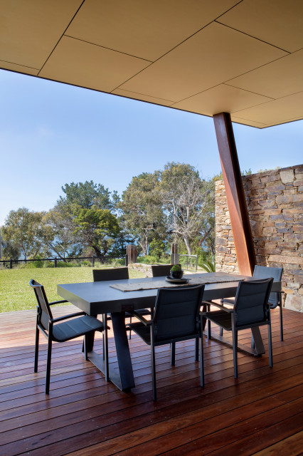 Second Home midcentury-deck