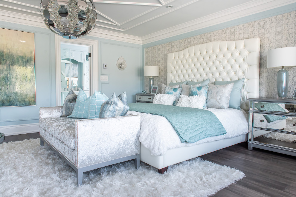 Inspiration for a transitional bedroom in Toronto.