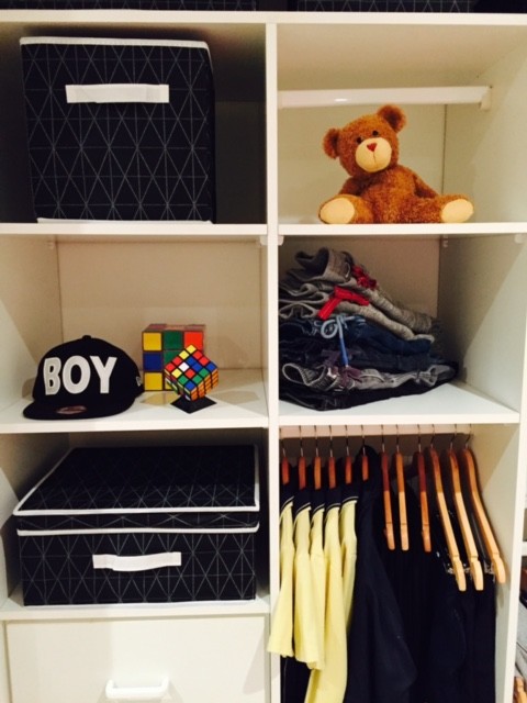 Design ideas for a mid-sized contemporary kids' bedroom for kids 4-10 years old and boys in Sydney.