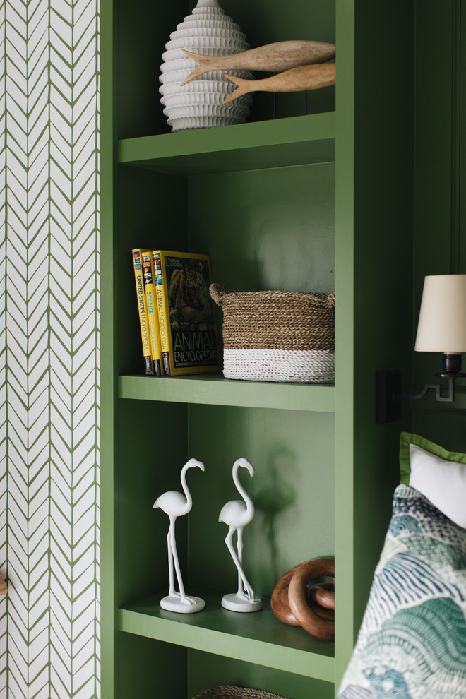 Transitional home design photo in Chicago