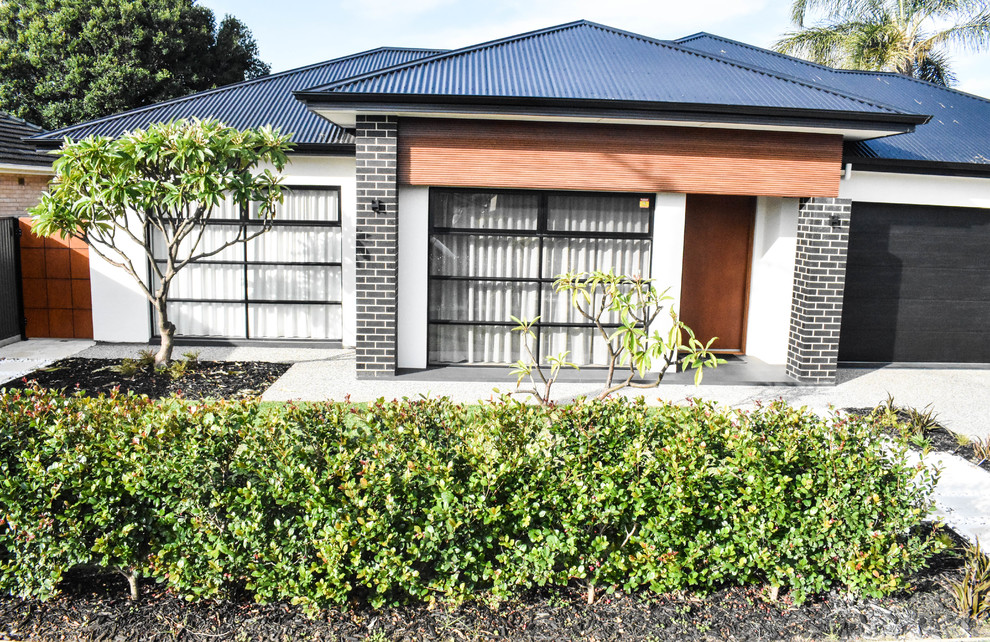 This is an example of a one-storey house exterior in Adelaide.