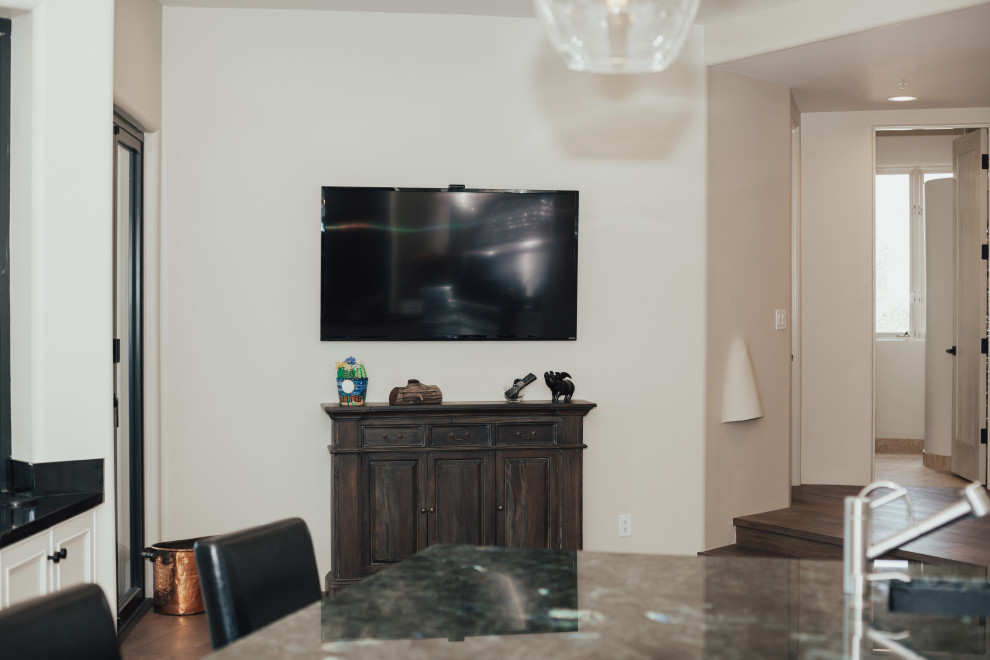 Example of a large kitchen design in Phoenix