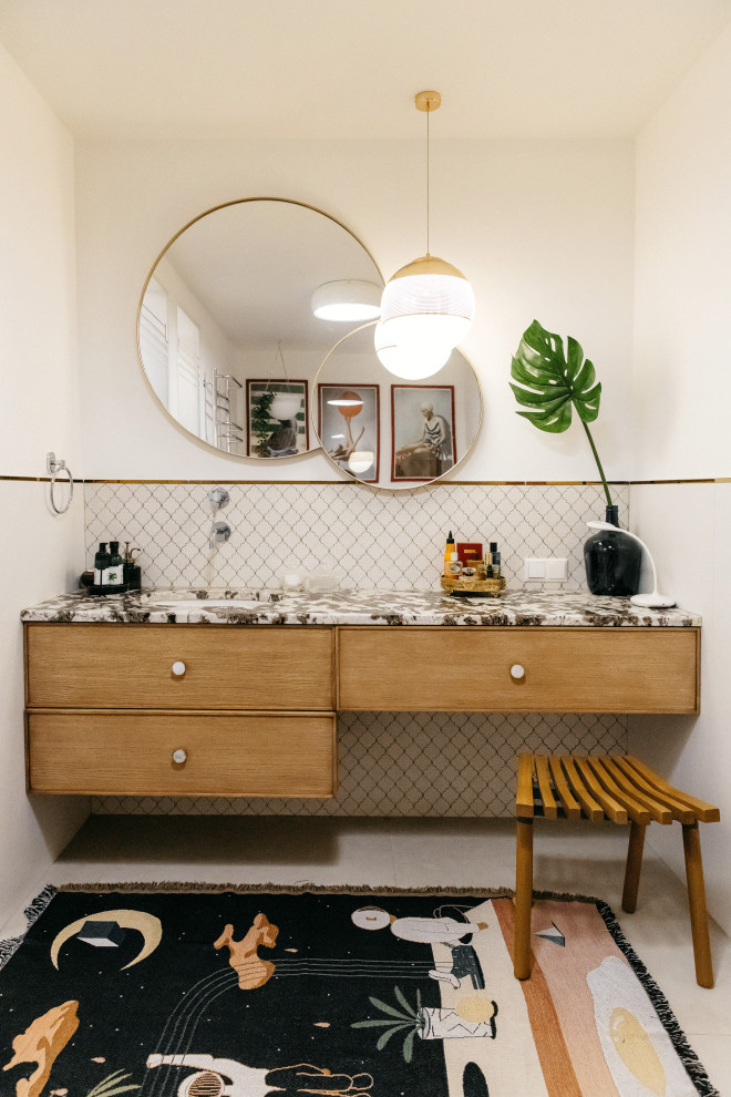 ПОдвесная система хранения со столешницей из натурального гранита и встроенной р