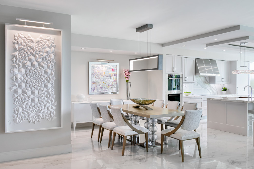 Dining room - dining room idea in Miami