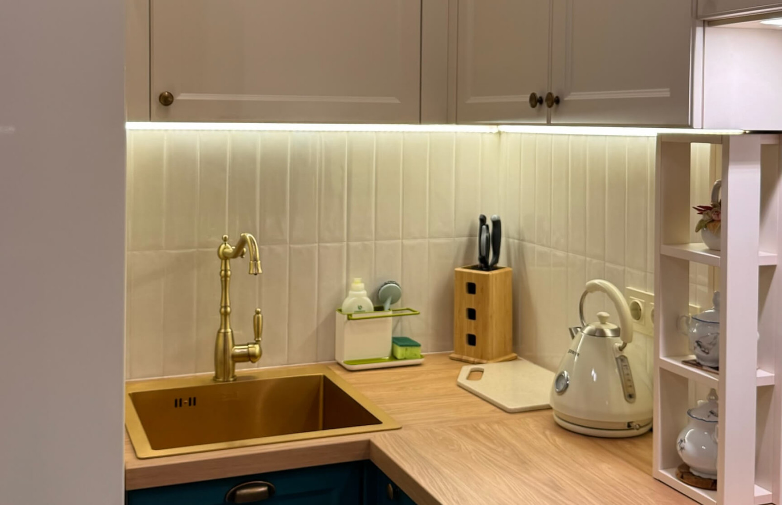 Кухонный гарнитур Хвоя от дизайнера