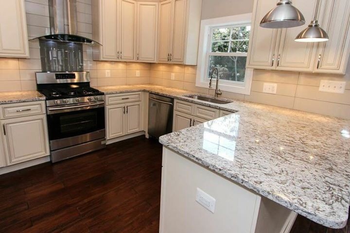 Transitional kitchen photo in DC Metro