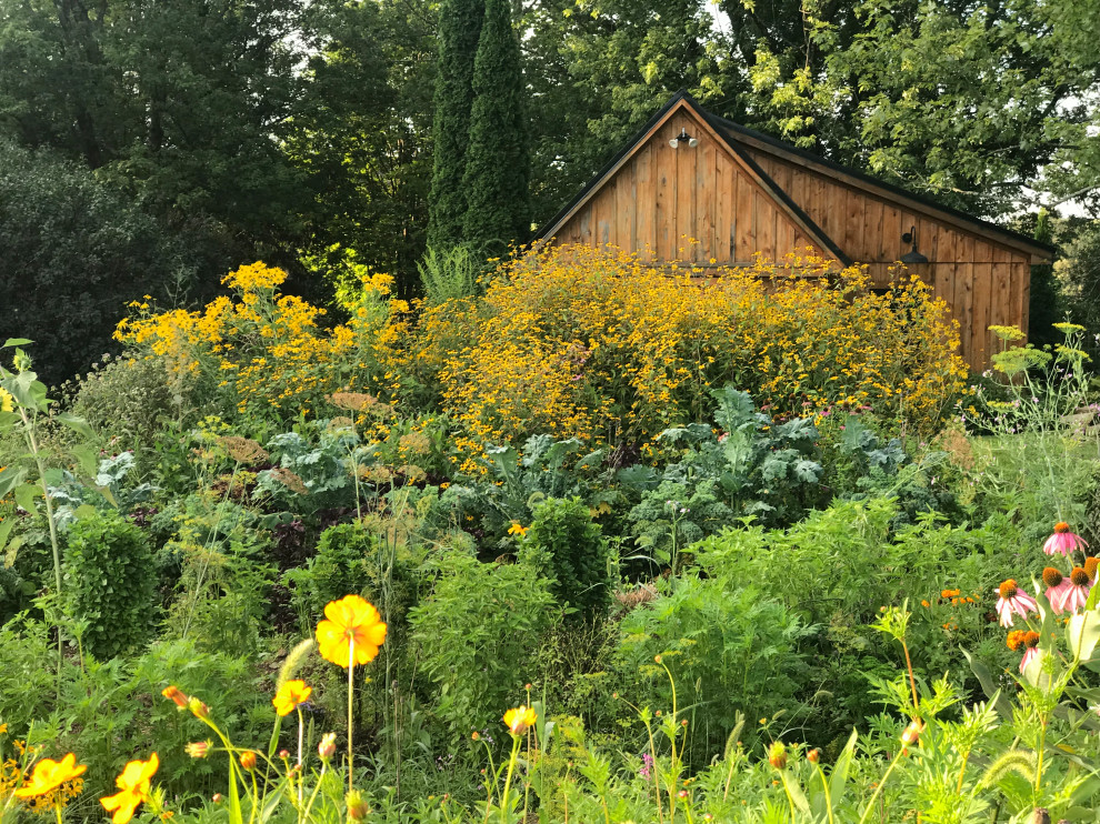 Country Farmhouse Garden
