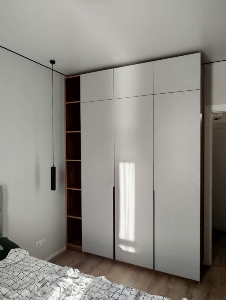 Распашные шкафы