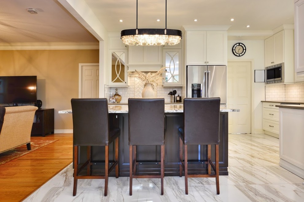 Inspiration for a transitional home design remodel in Toronto