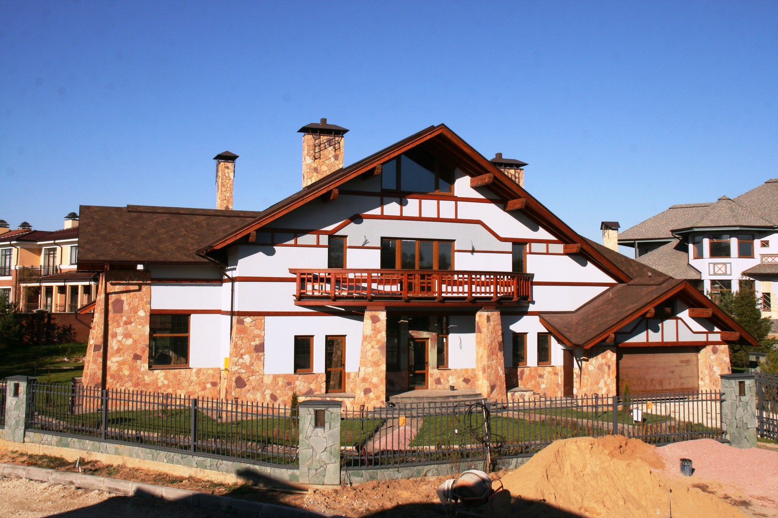 House # 4  Дом # 4