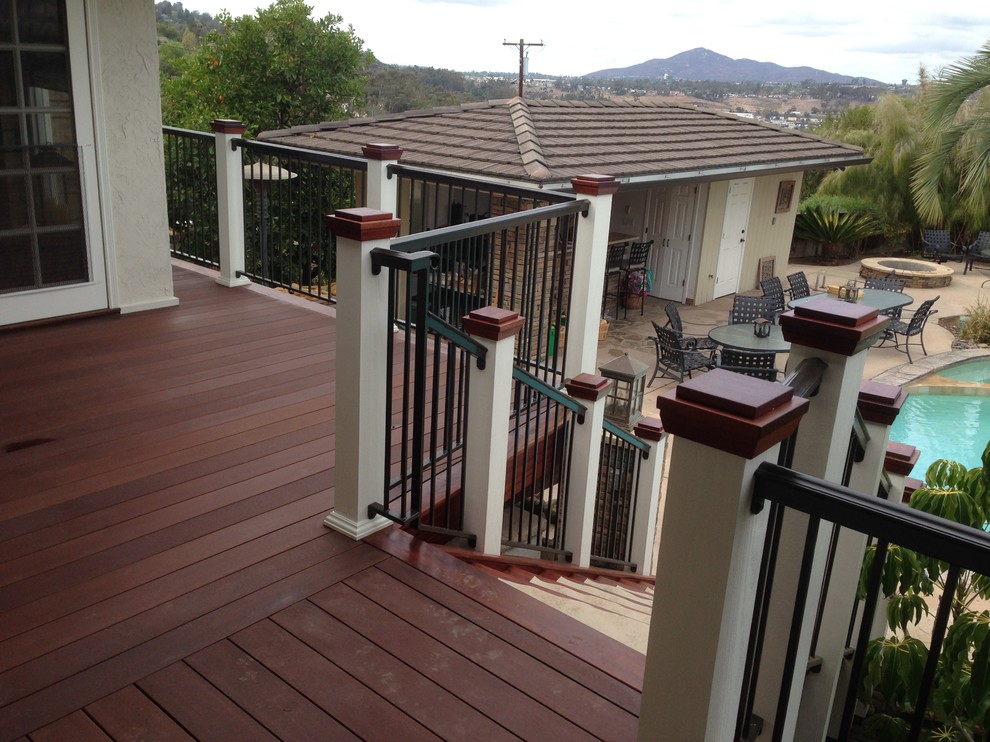 Example of a transitional deck design in San Diego