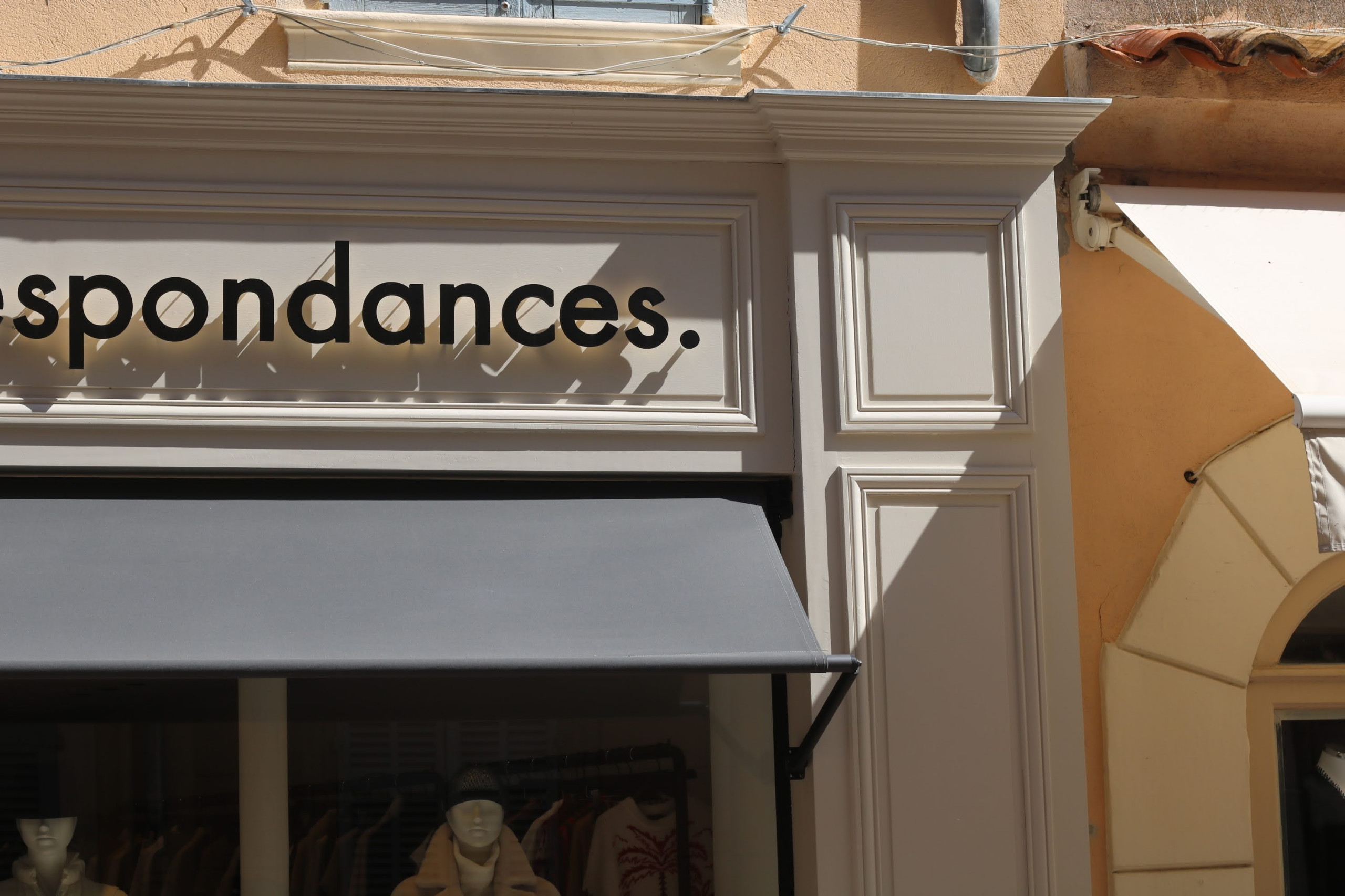 Menuiserie d'une boutique à St Tropez