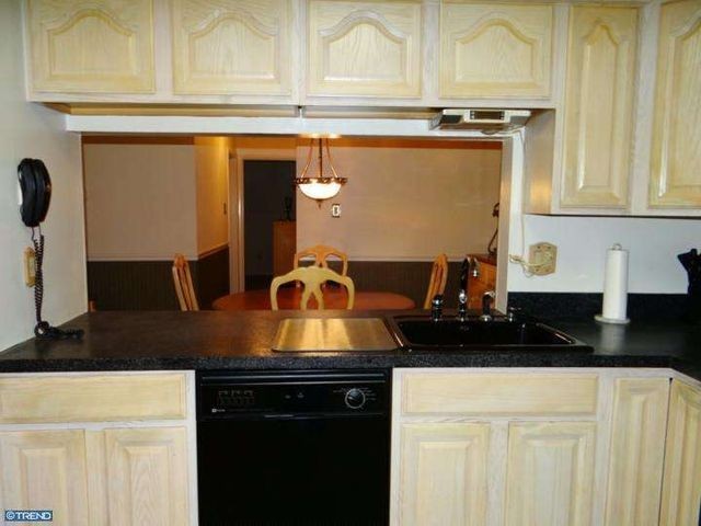 cleaning cigarette smoke off cabinets are these cabinets discolored from cigarettes?