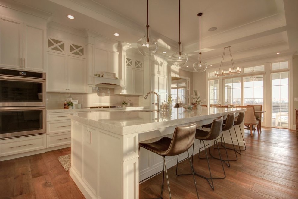 Inspiration for a transitional kitchen remodel in Chicago