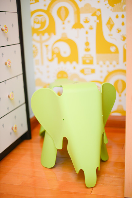 Elephants and Adler Nursery modern-kinderzimmer