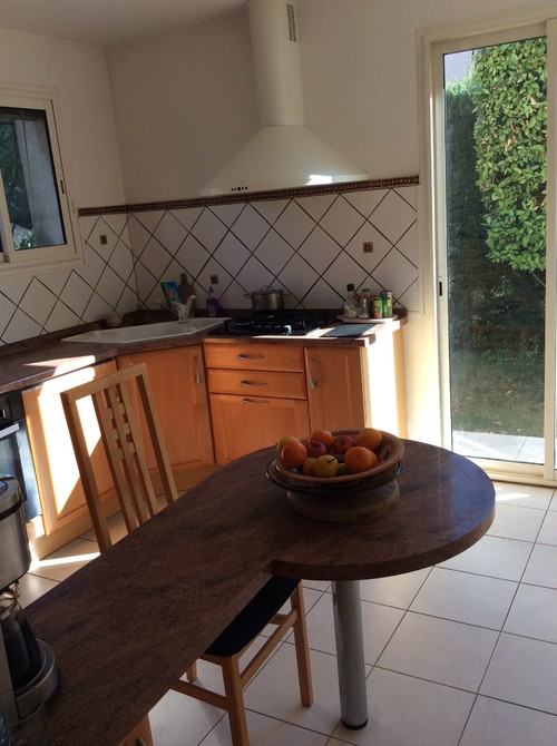 Relooker une cuisine en hêtre Couleur cuisine de table désign