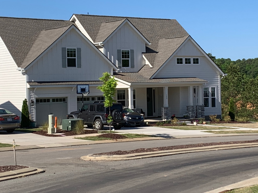 Two White House next to each other