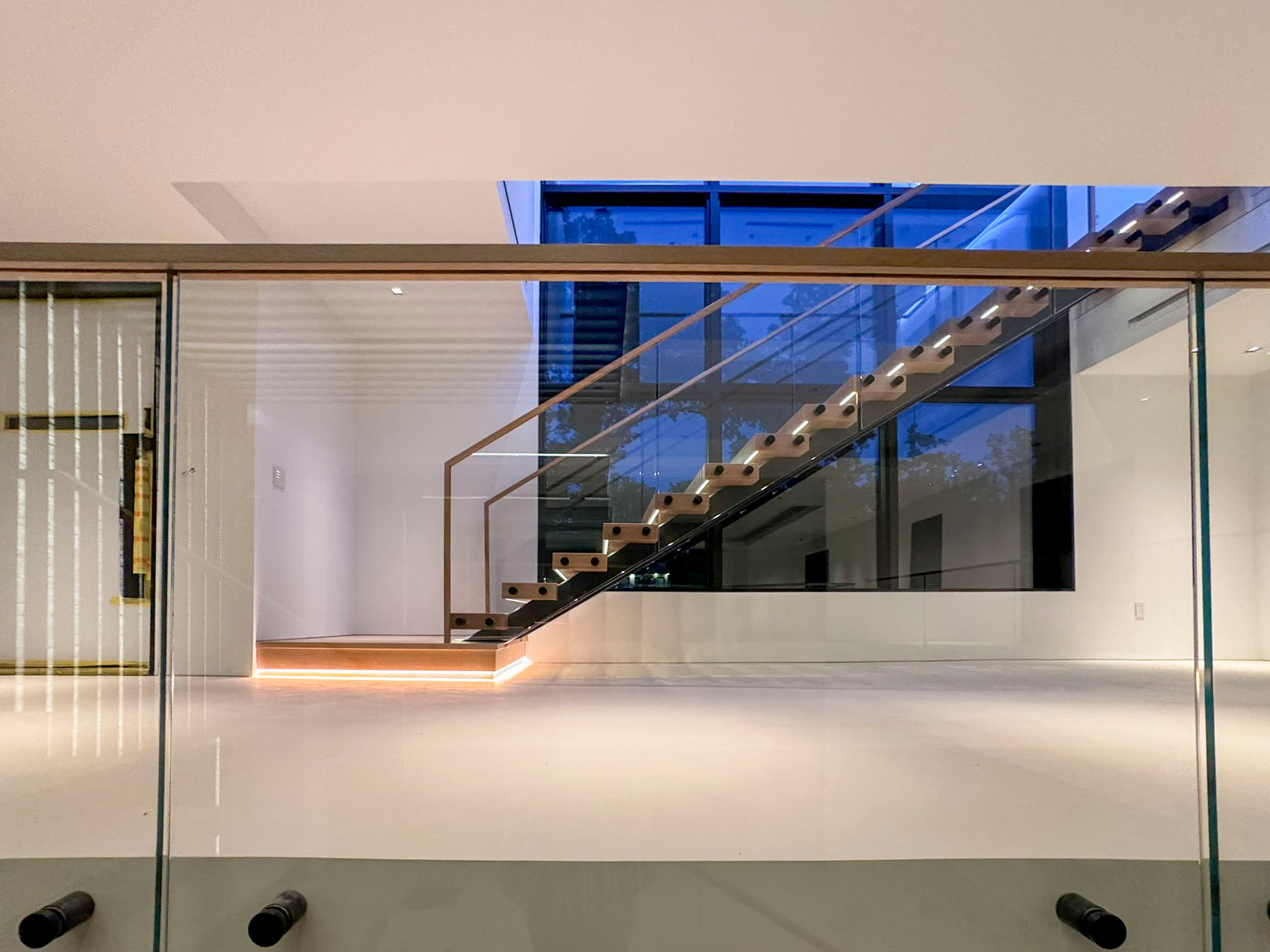 126_Visually Open and Light Contemporary Staircase, Mclean, VA 22102
