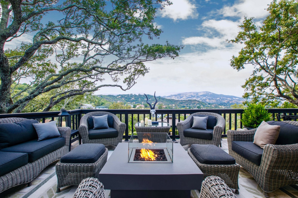 Example of a transitional deck design in San Francisco