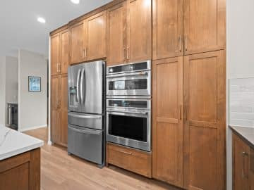 Kitchen - transitional kitchen idea