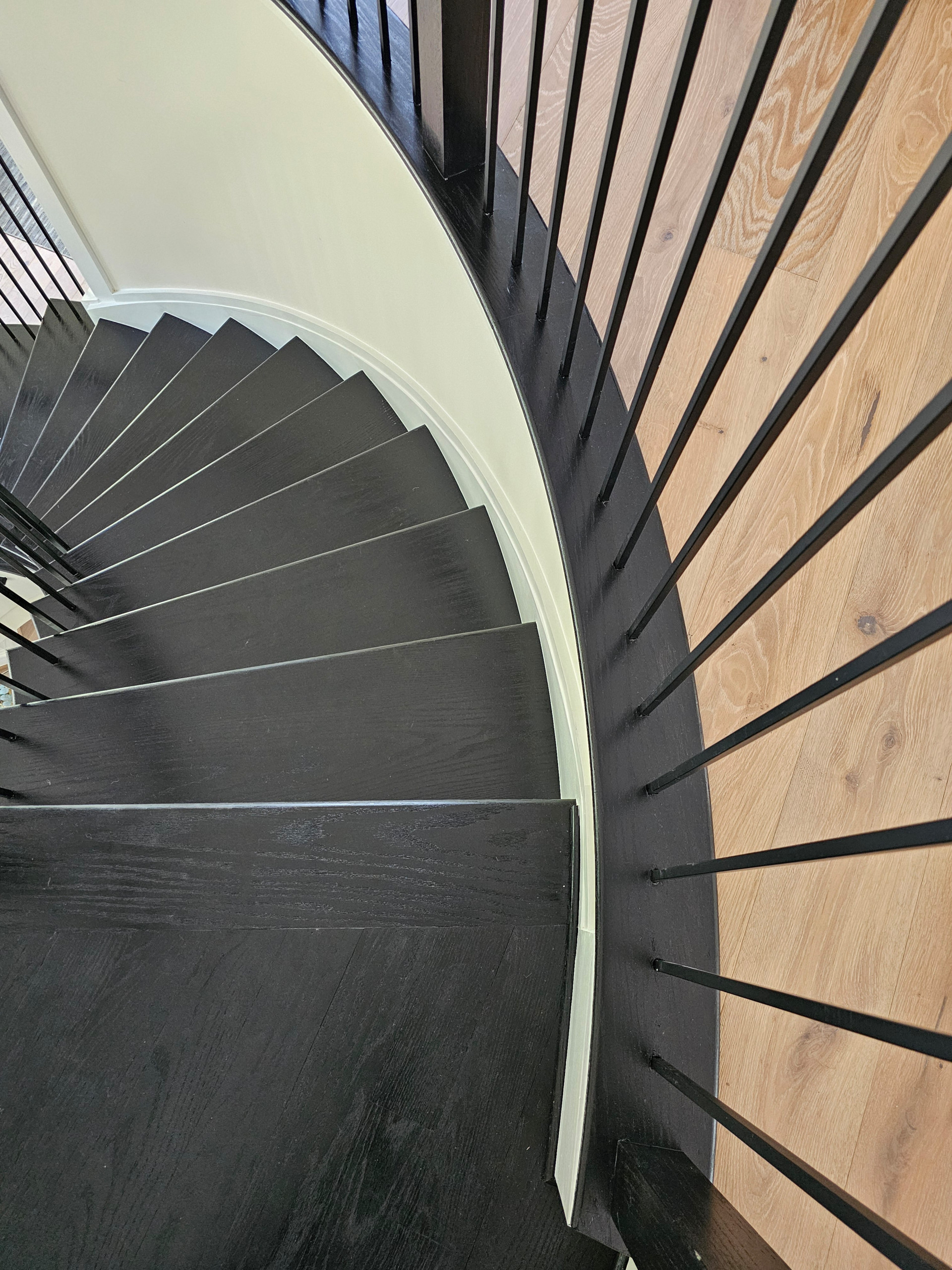 Elegant Curve Elevates Modern Design, Mclean, VA 22101